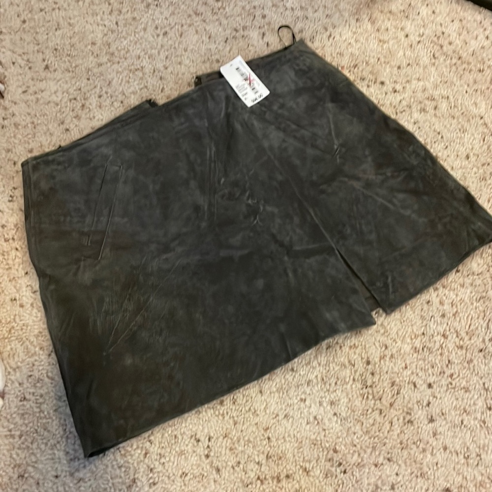 South moon under charcoal leather skirt size 30 NWT